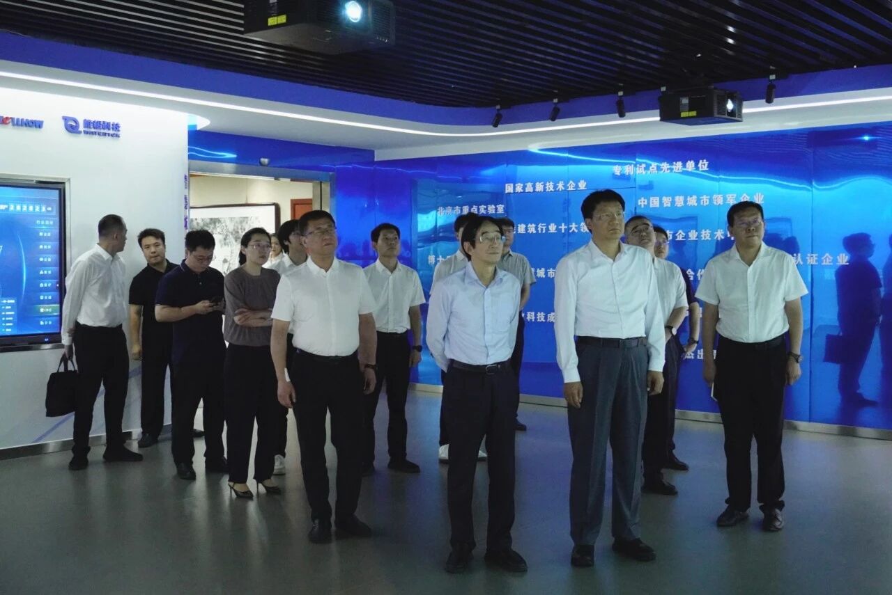 南昌市委副书记、市长高世文调研南宫28—以AI赋能韧性城市建设情况